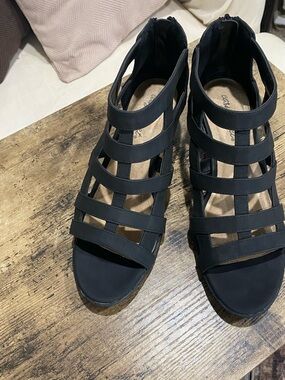 Easy Street Black gladiator Sandals -8.5M